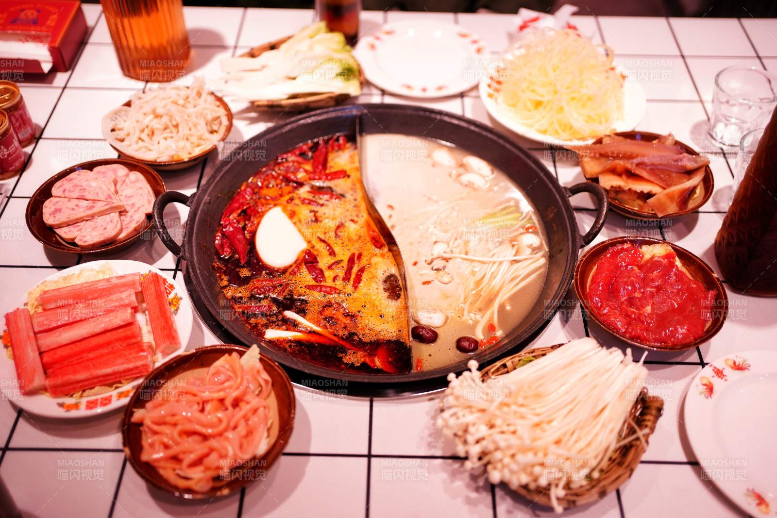 火锅盛宴图片