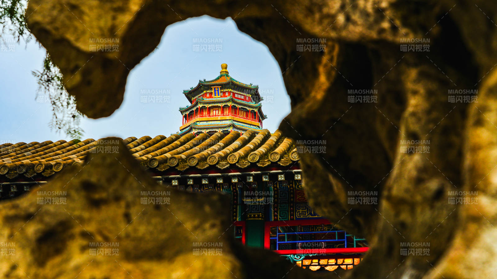 颐和园佛香阁古塔穿洞景图片