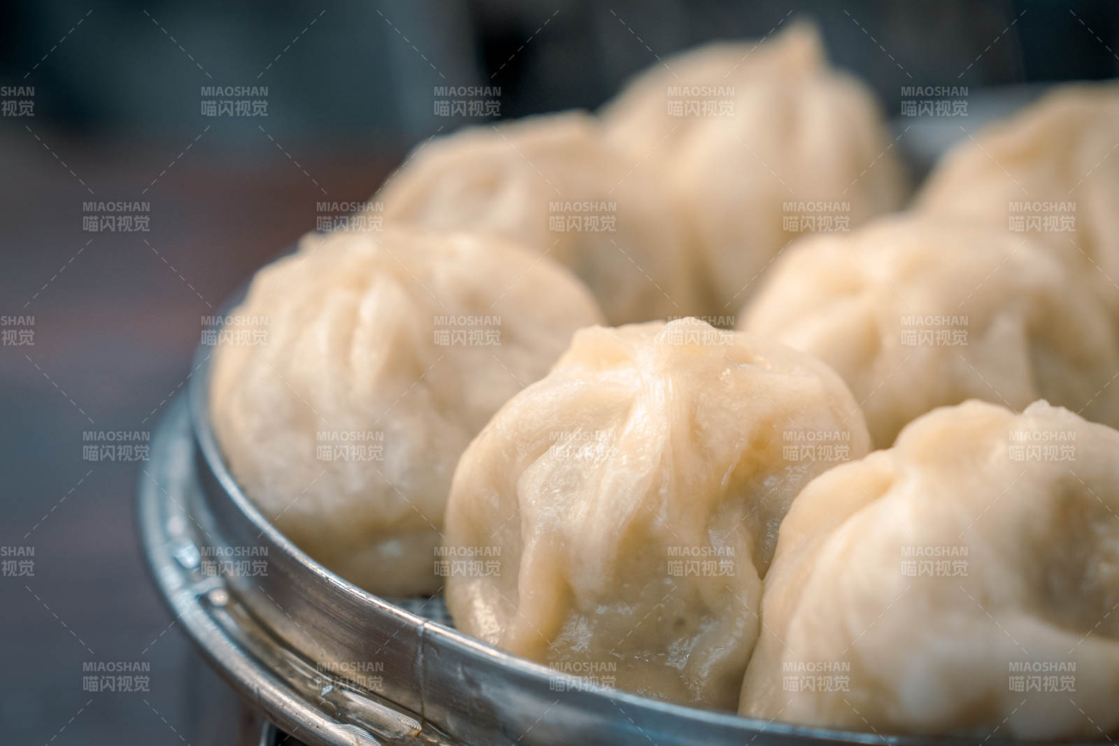 蒸笼里的包子图片