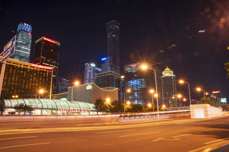 夜幕下的中国尊图片