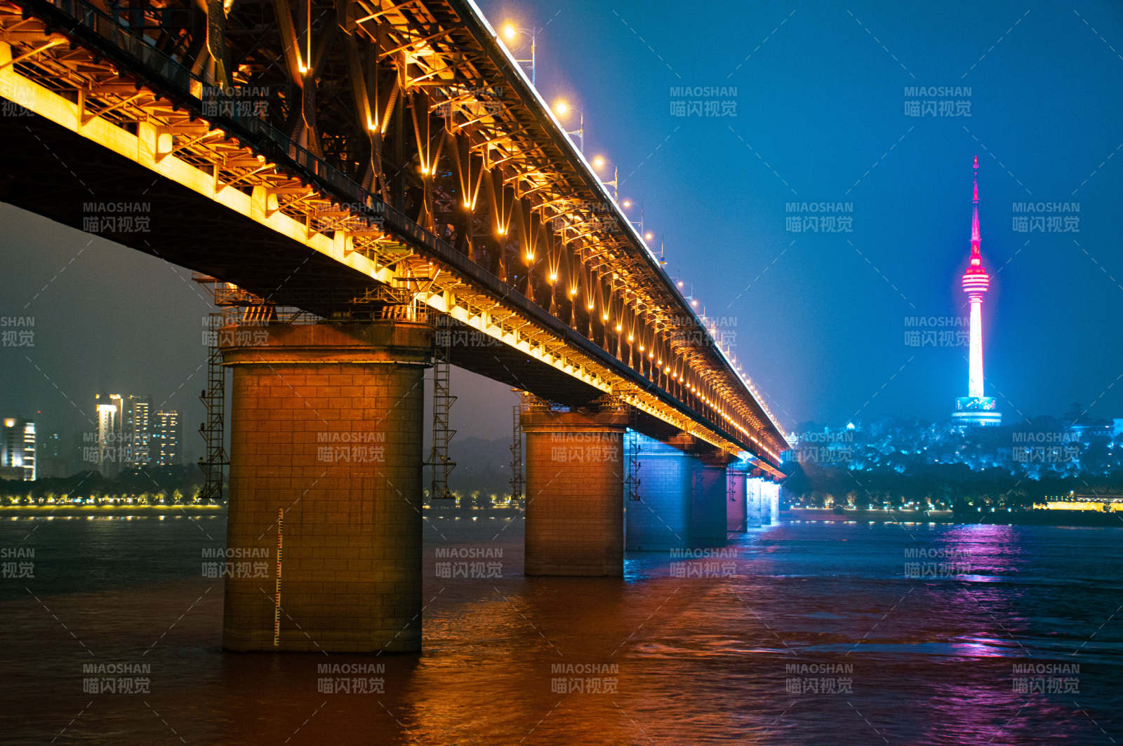 武汉长江大桥图片