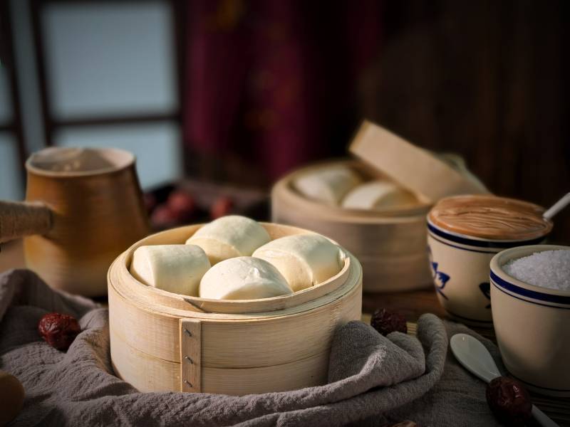 蒸笼里的馒头图片