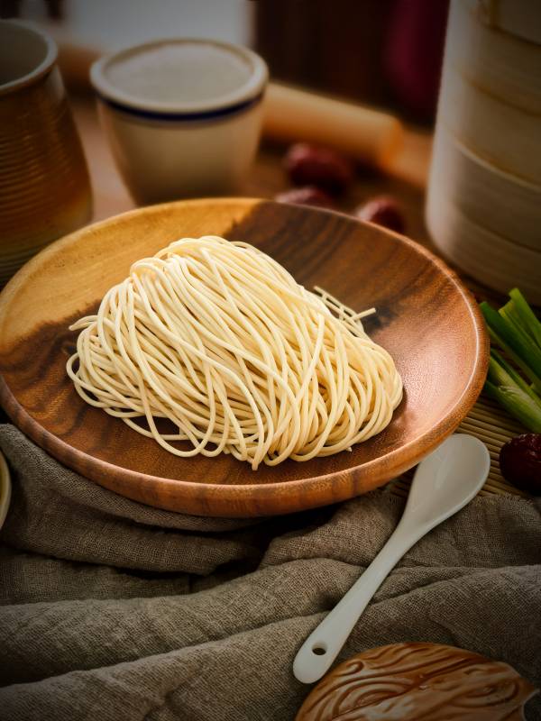 木盘面条静物图图片