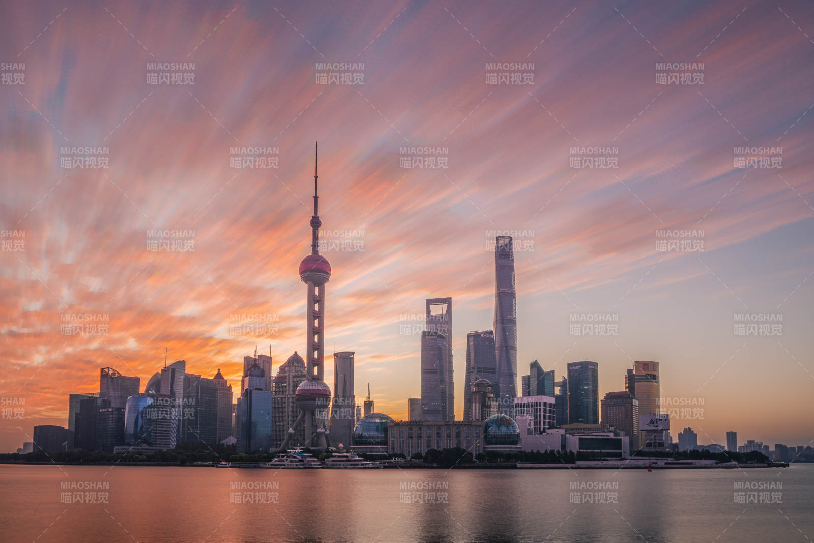 上海晨曦天际线图片