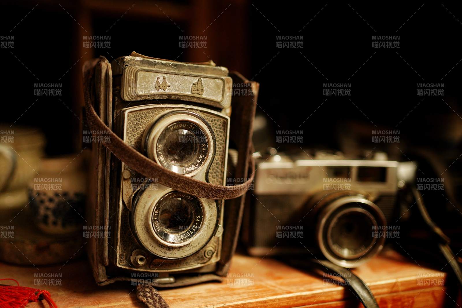 复古相机静物图片