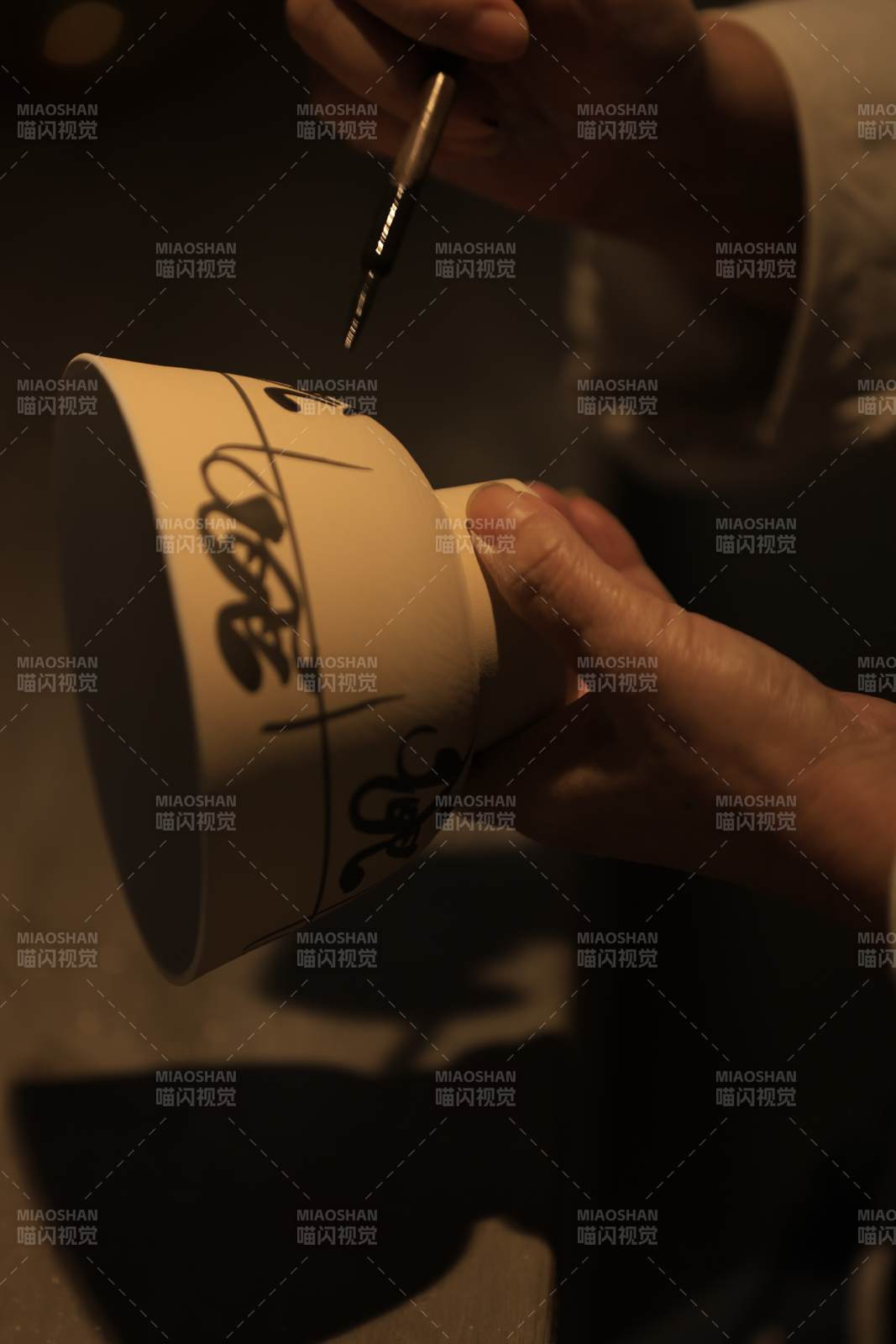 手绘杯上的艺术图片