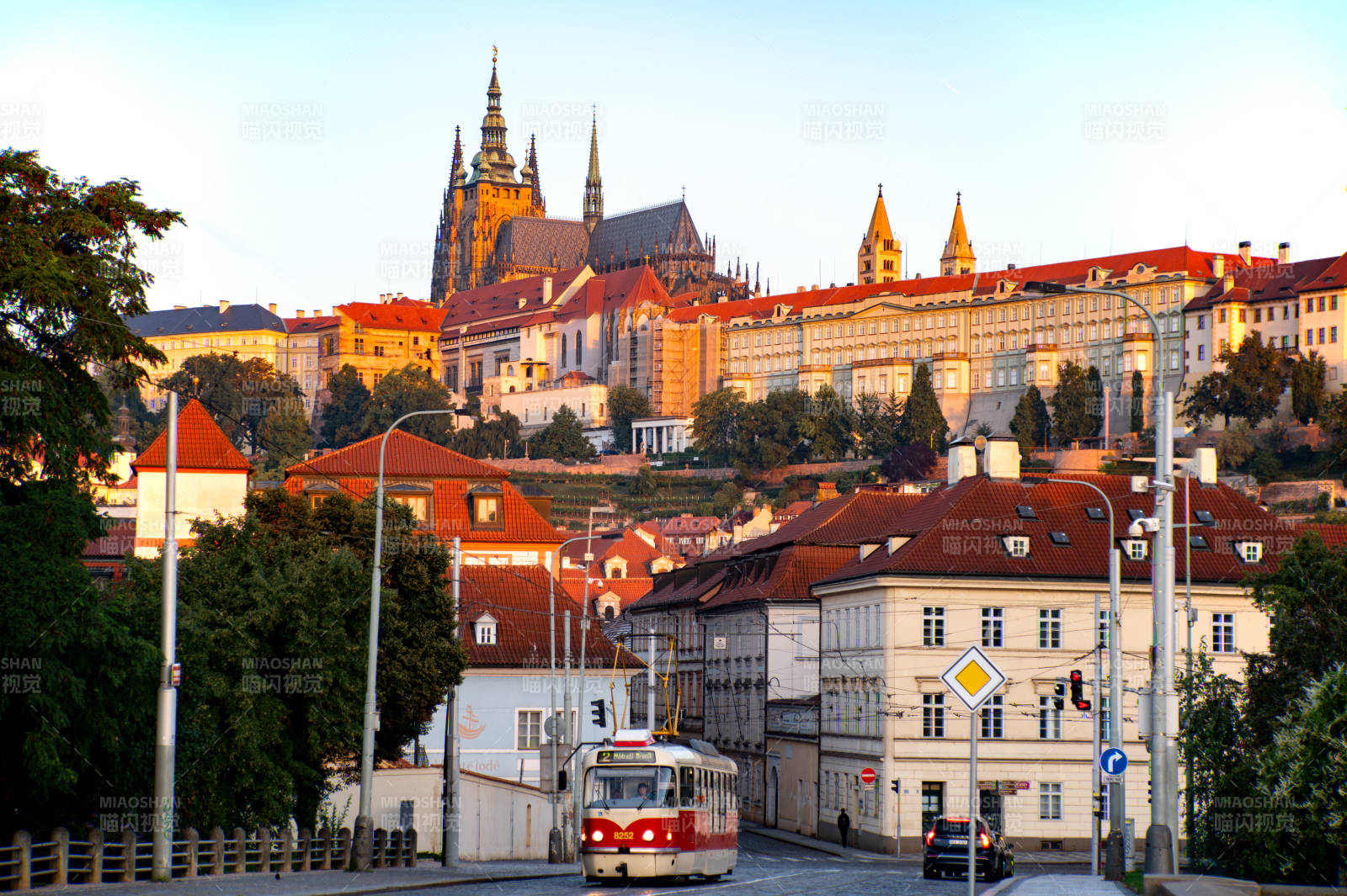 布拉格城堡图片