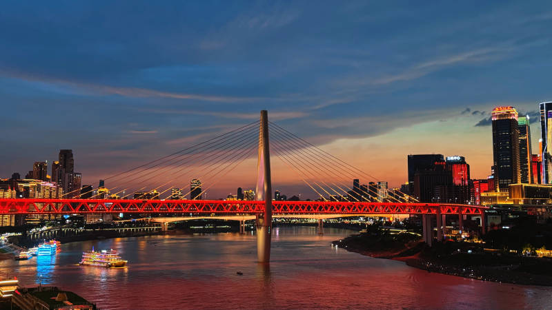 夜幕下的山城重庆图片