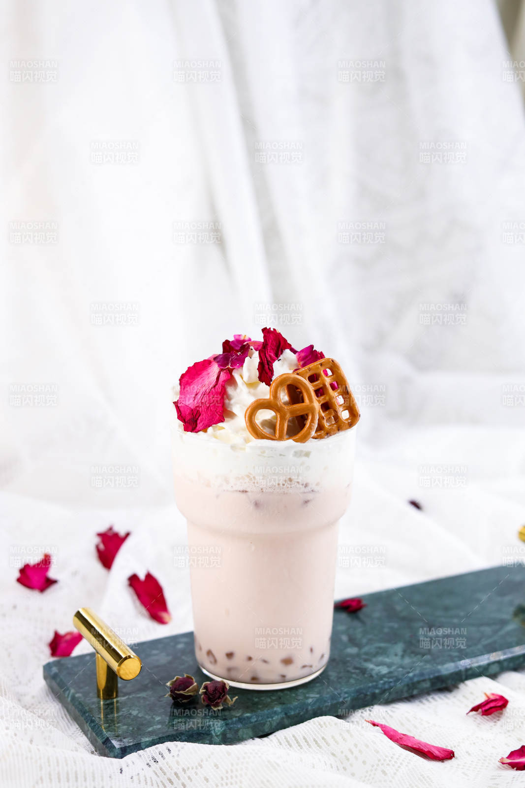 玫瑰奶茶杯图片