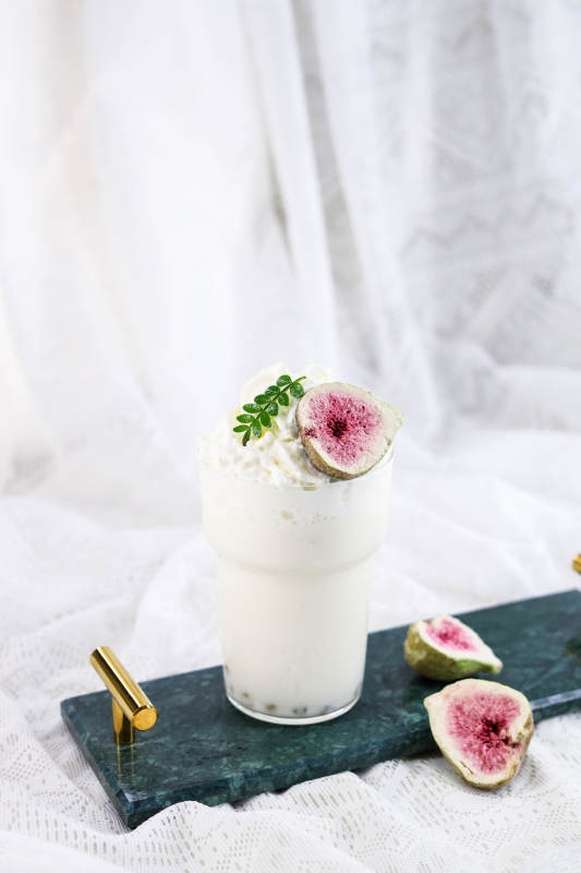 奶昔配无花果图片