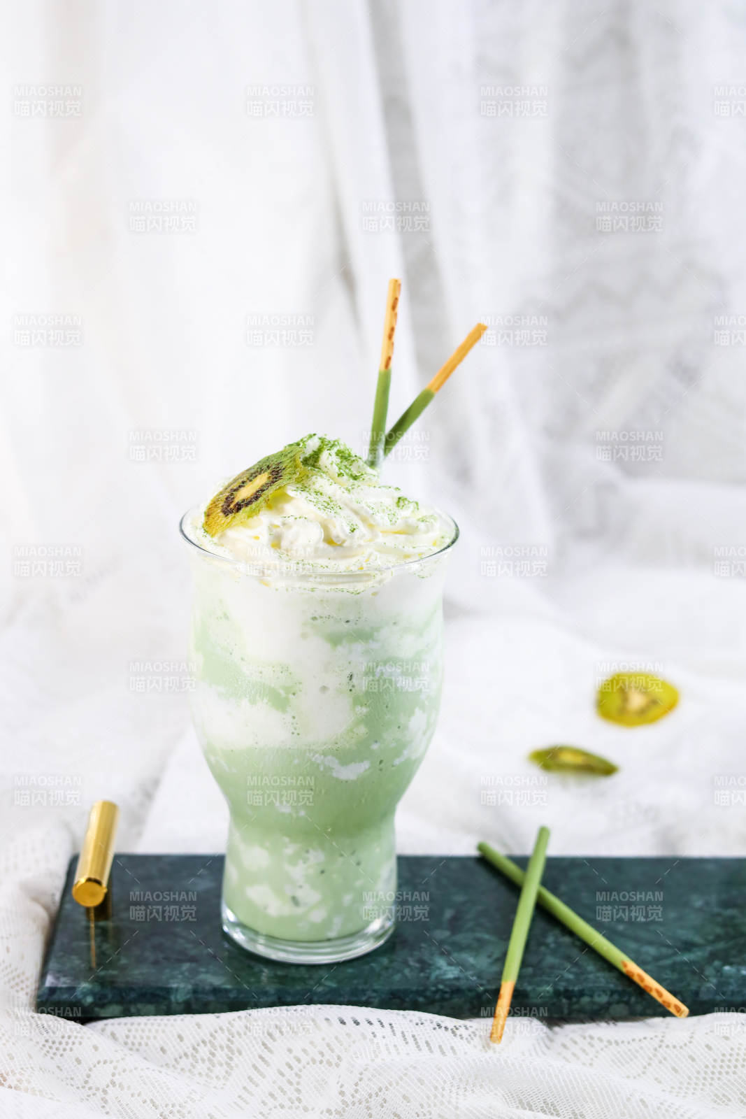 抹茶奶昔冰饮 清新美味图片