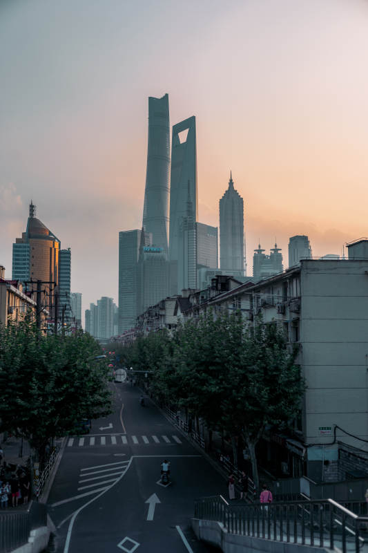 上海浦东远看陆家嘴天际线图片