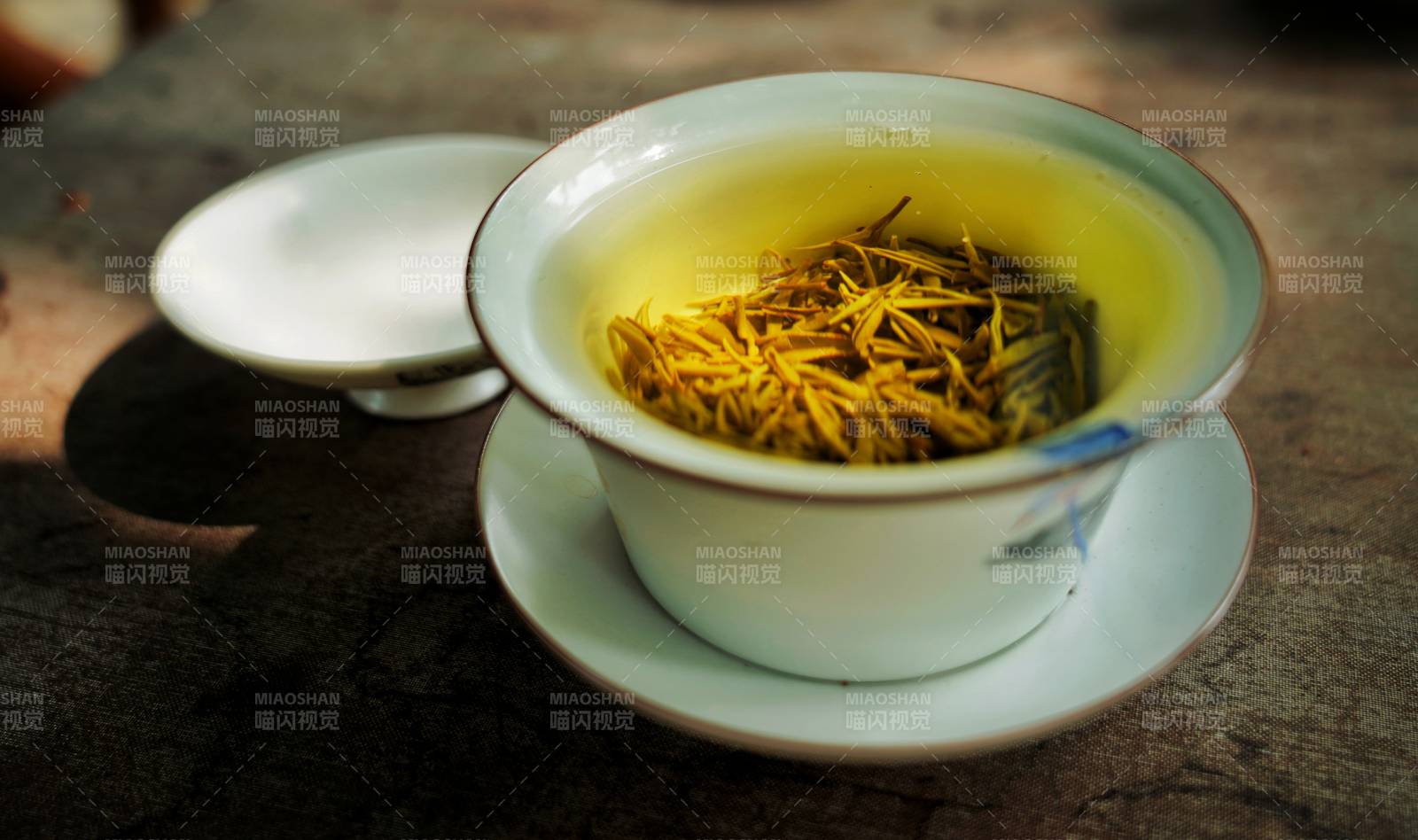 金花茶香四溢图片