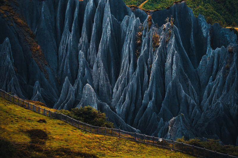 奇峰峻岭 栈道蜿蜒  墨石公园图片