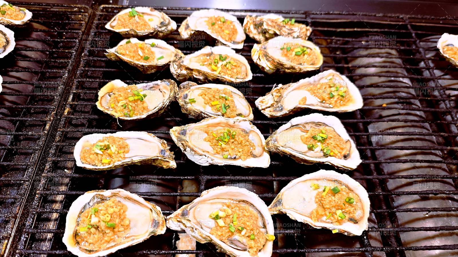 海南特色美食烤生蚝美味诱人图片