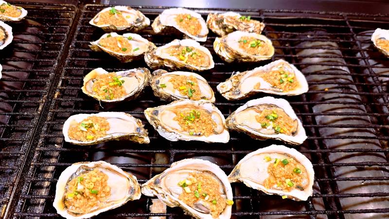 海南特色美食烤生蚝美味诱人图片