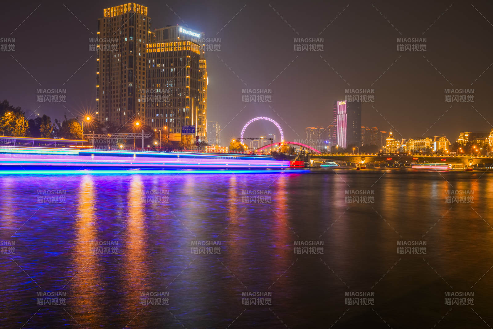 天津海河夜景长曝光图片