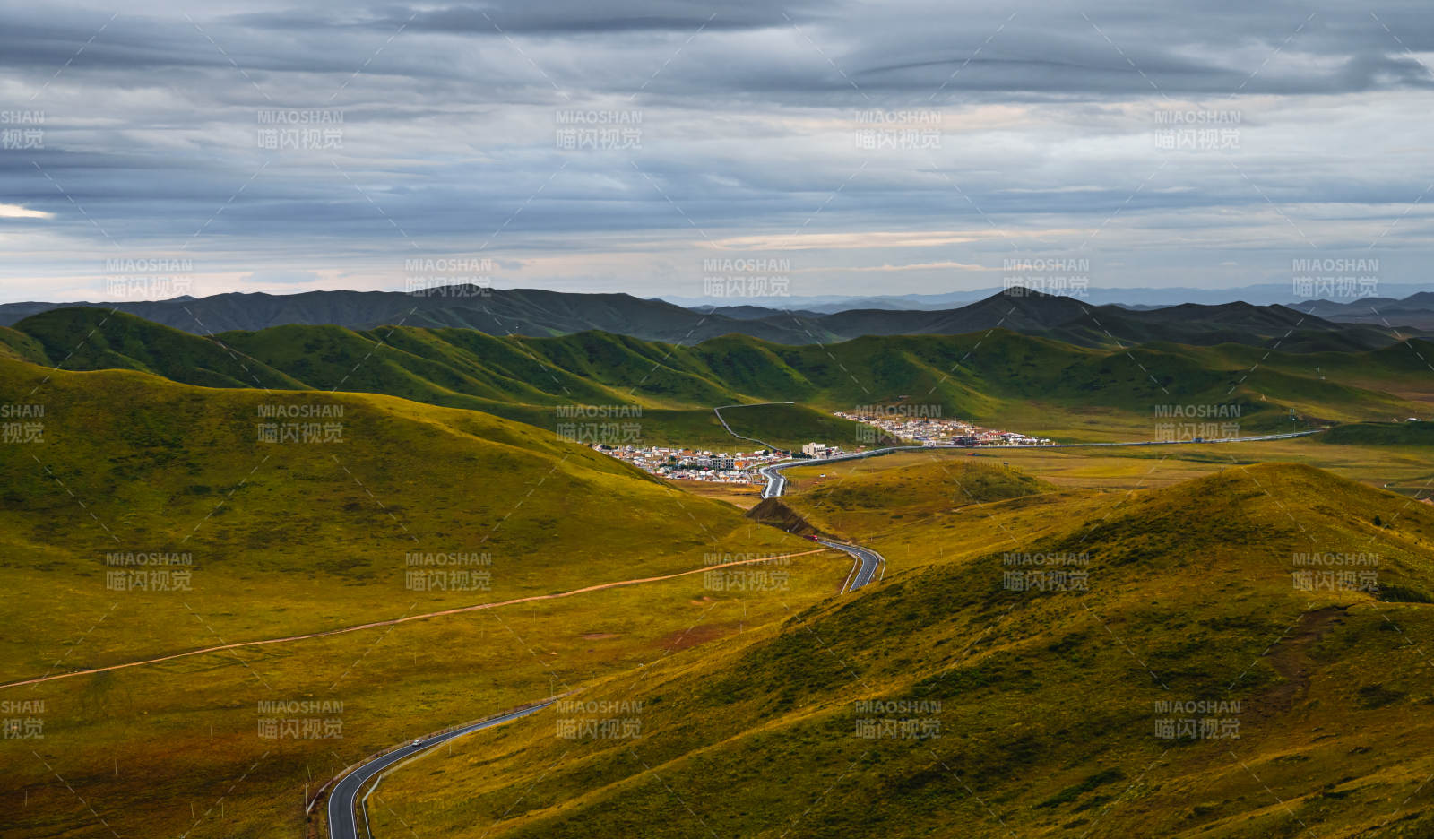 若尔盖草原小镇风光图片