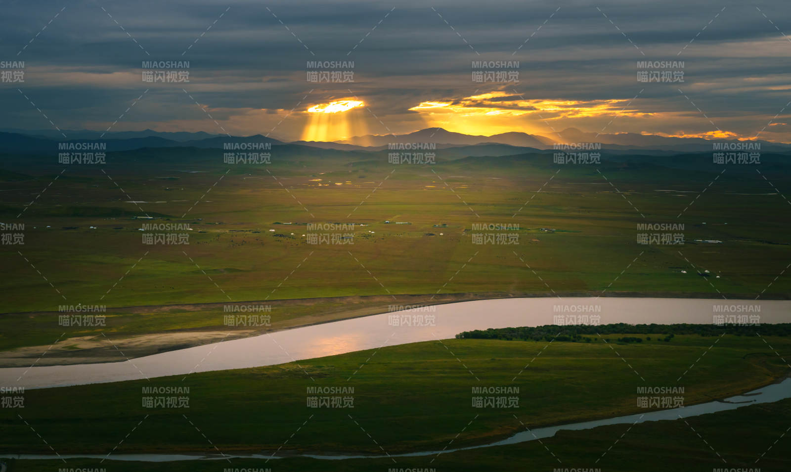 若尔盖草原日落光影图片