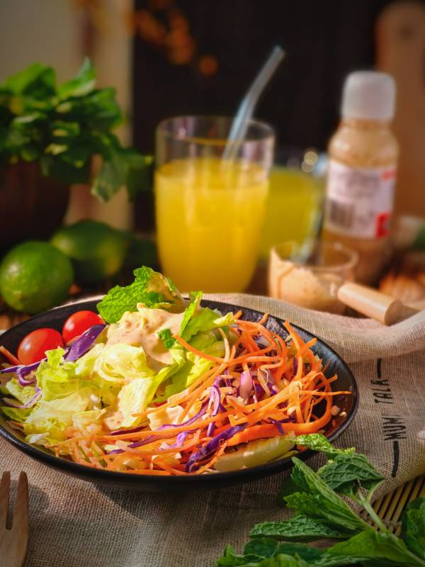 色彩缤纷沙拉拼盘图片