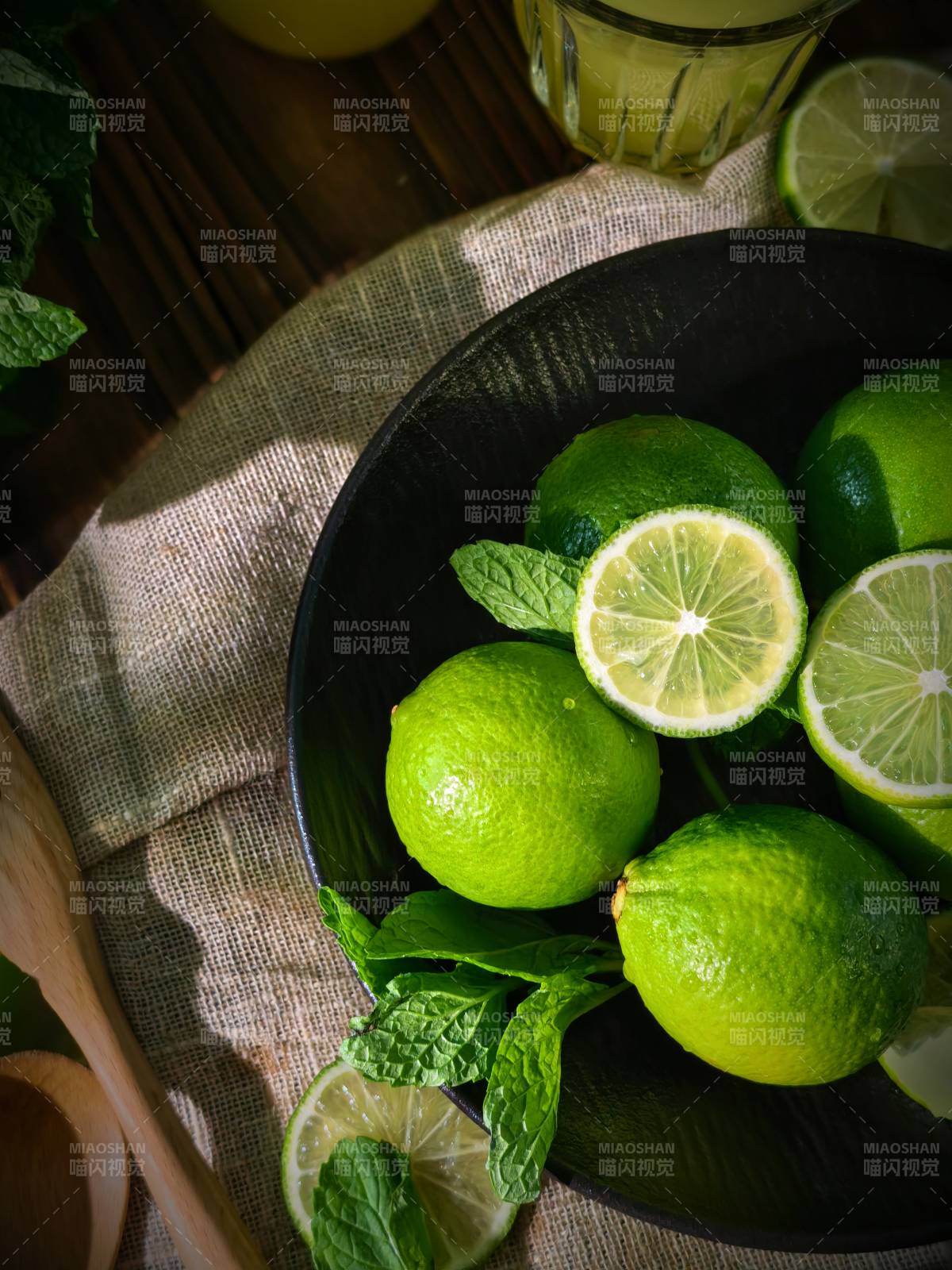 青柠与薄荷的清新图片