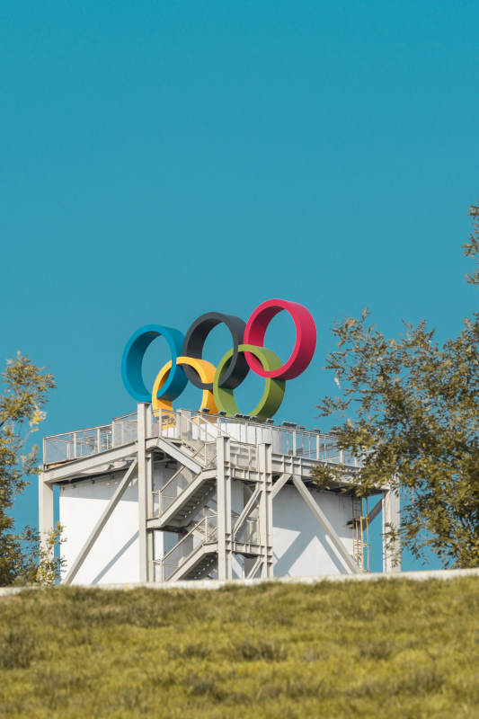 北京石景山奥运五环高耸入云图片