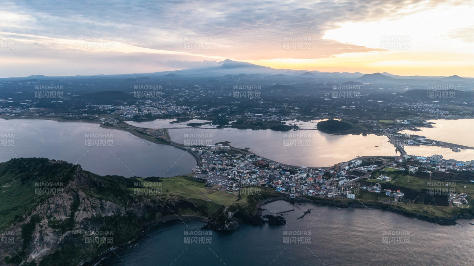 济州岛汉拿山日落晚霞图片
