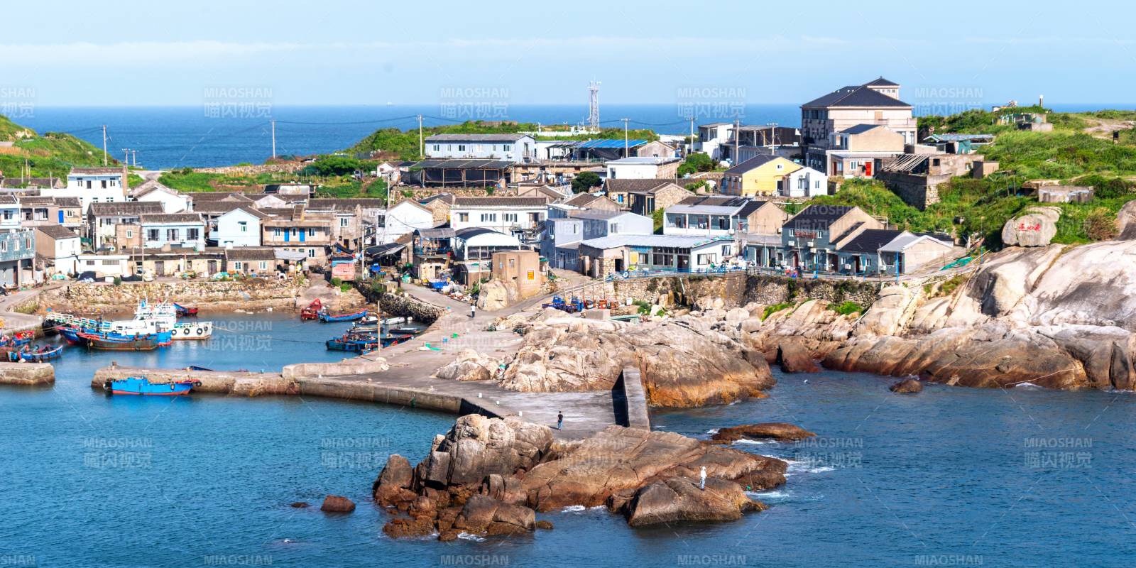 渔山岛海滨小镇风光图片