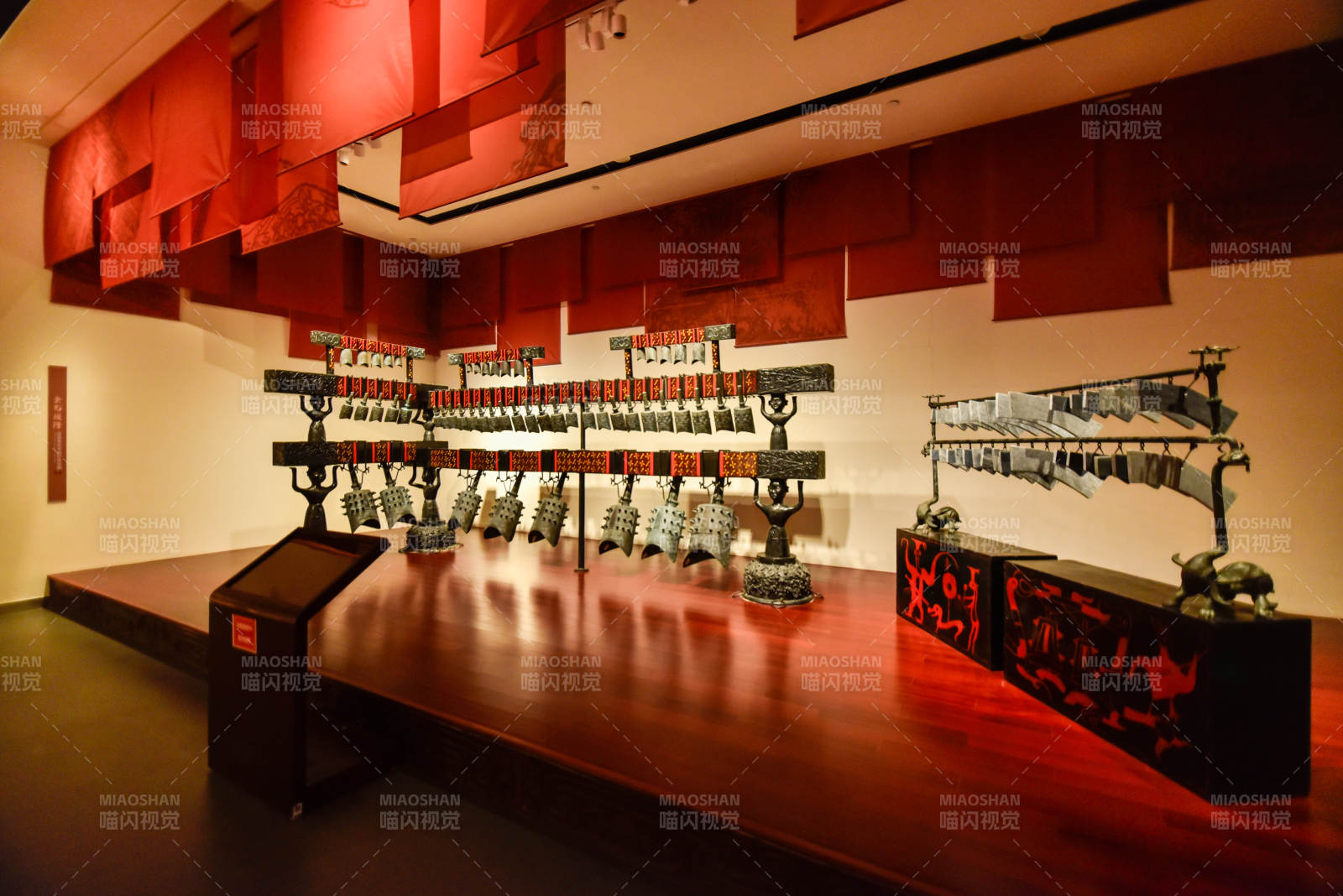 编钟陈列展厅图片