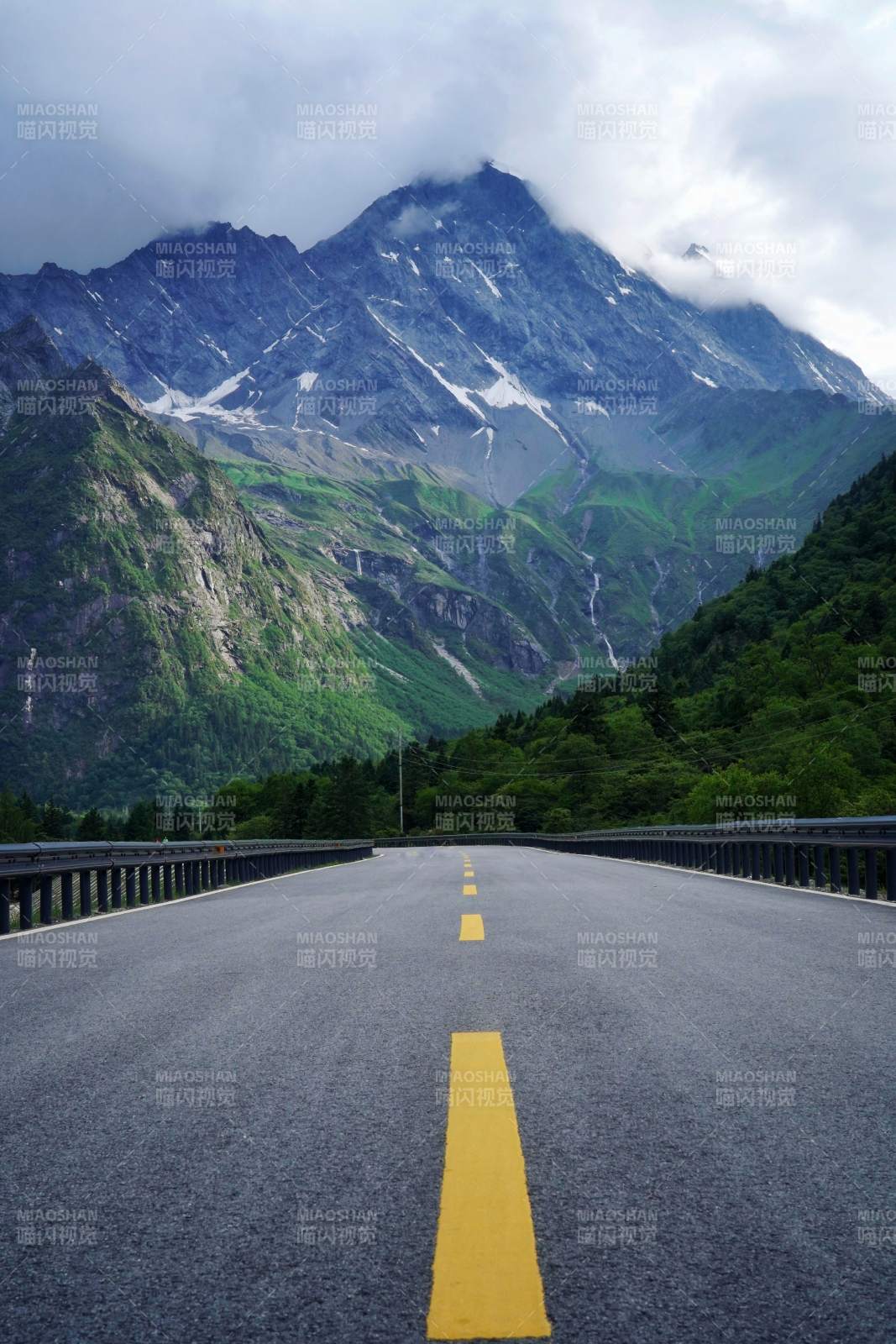 理小路的风景图片