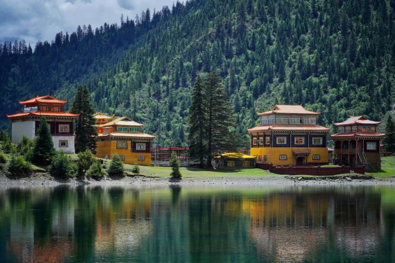 新龙措卡湖图片