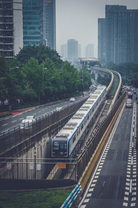 重庆城市轻轨穿行记图片
