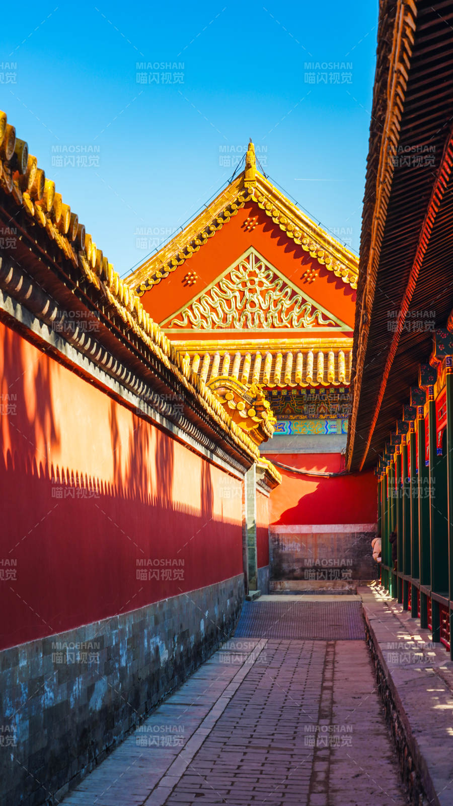 颐和园红墙金瓦图片