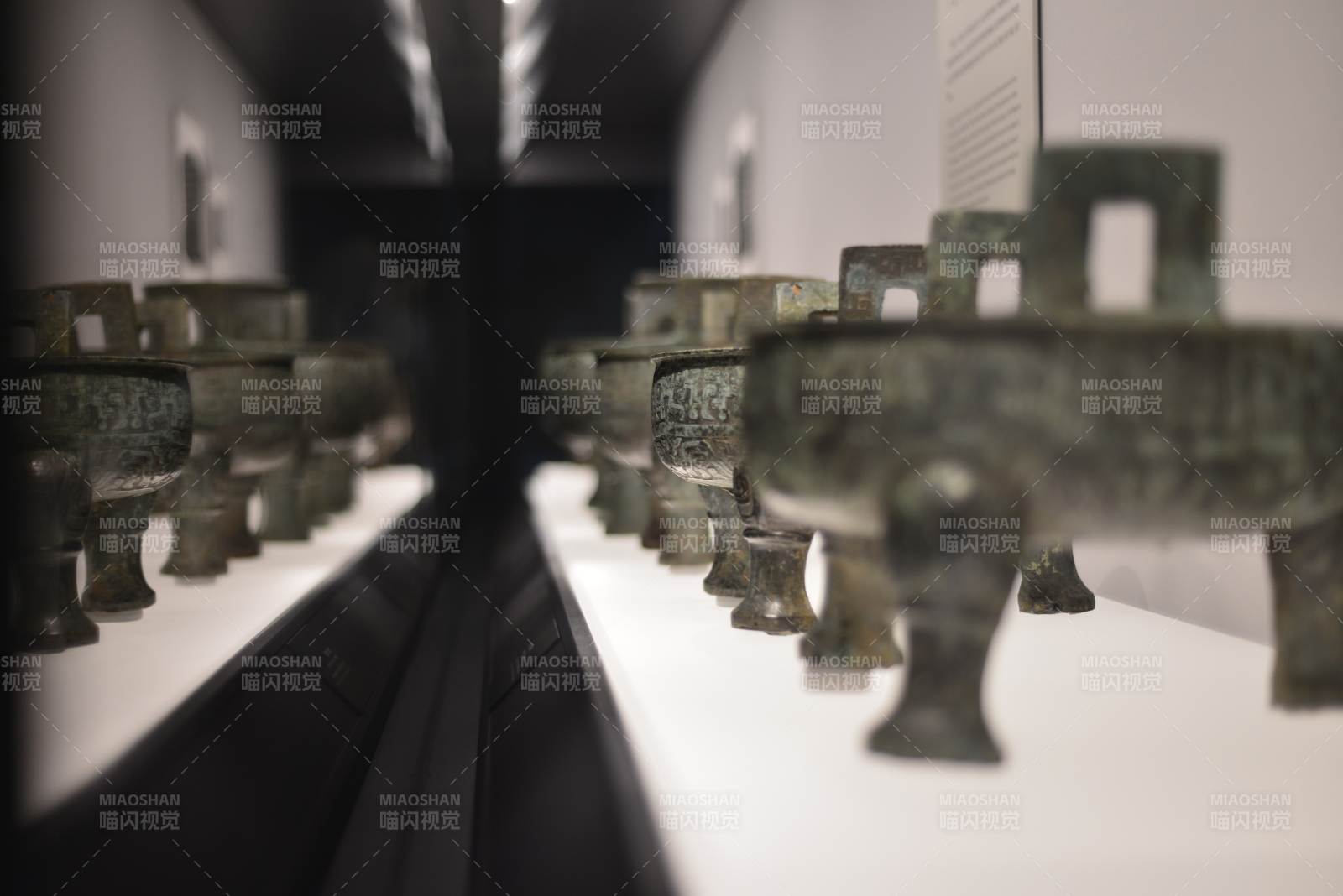 青铜器陈列馆图片