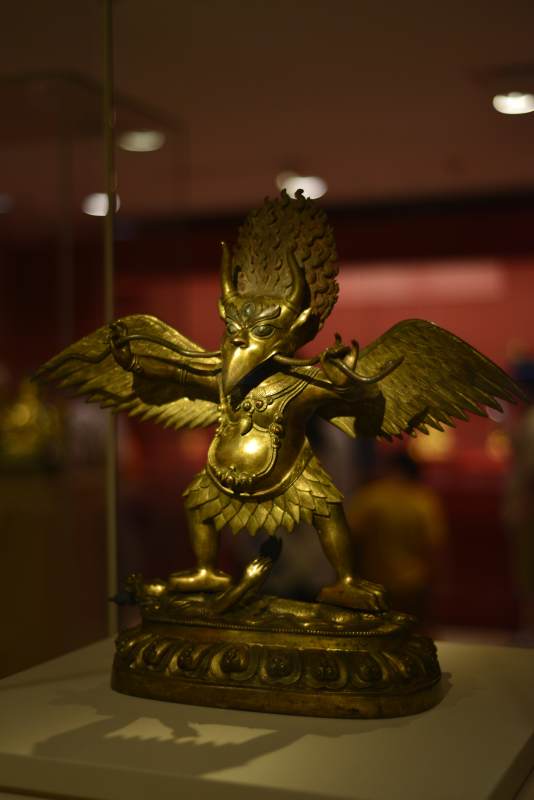 上海博物馆金雕神兽雕像图片