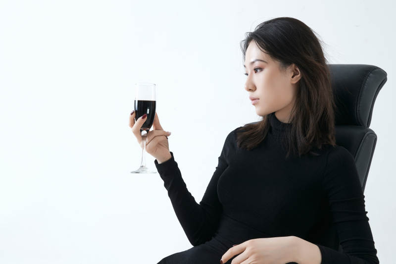 品酒静思时刻图片