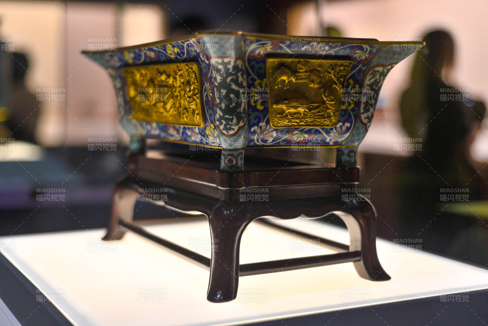 上海博物馆精美珐琅香炉图片