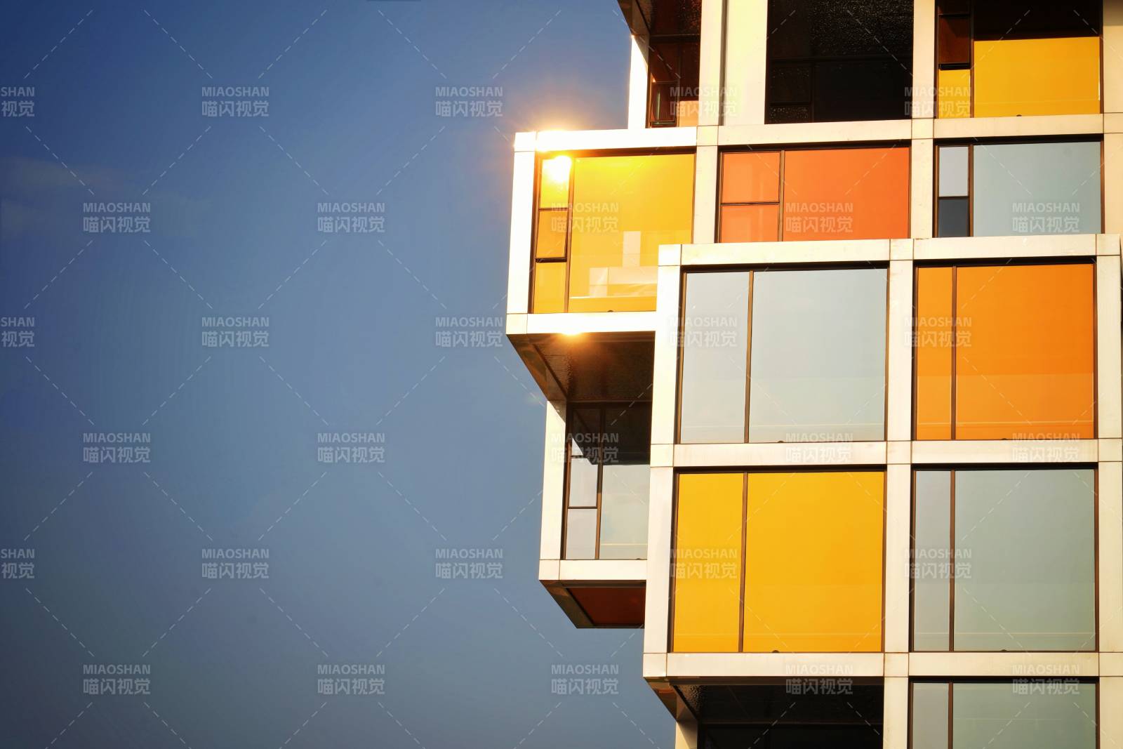 成都像素大厦的日落图片