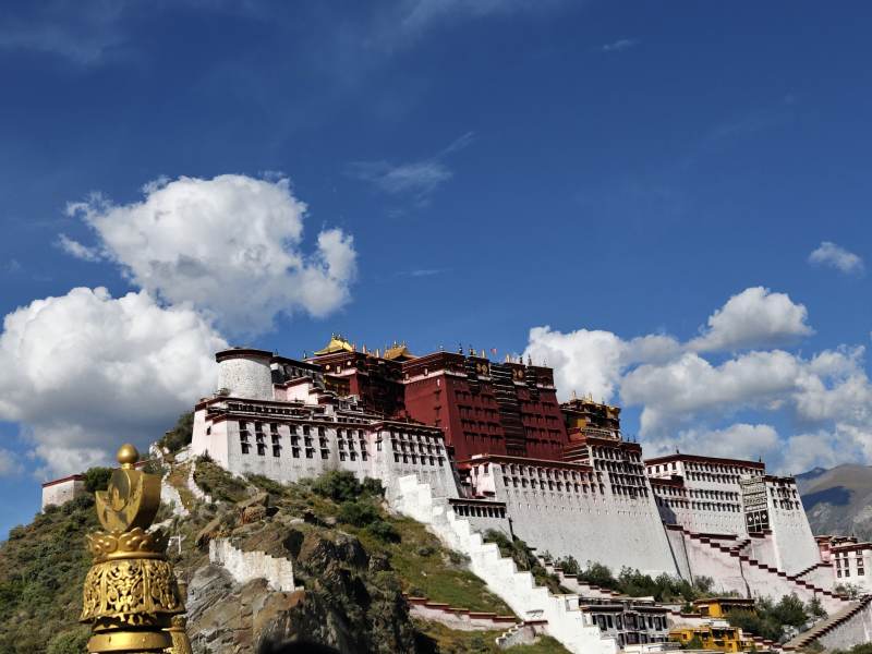 布达拉宫巍峨壮丽图片