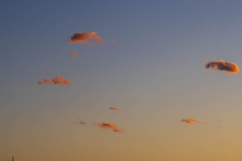 晚霞映云天图片