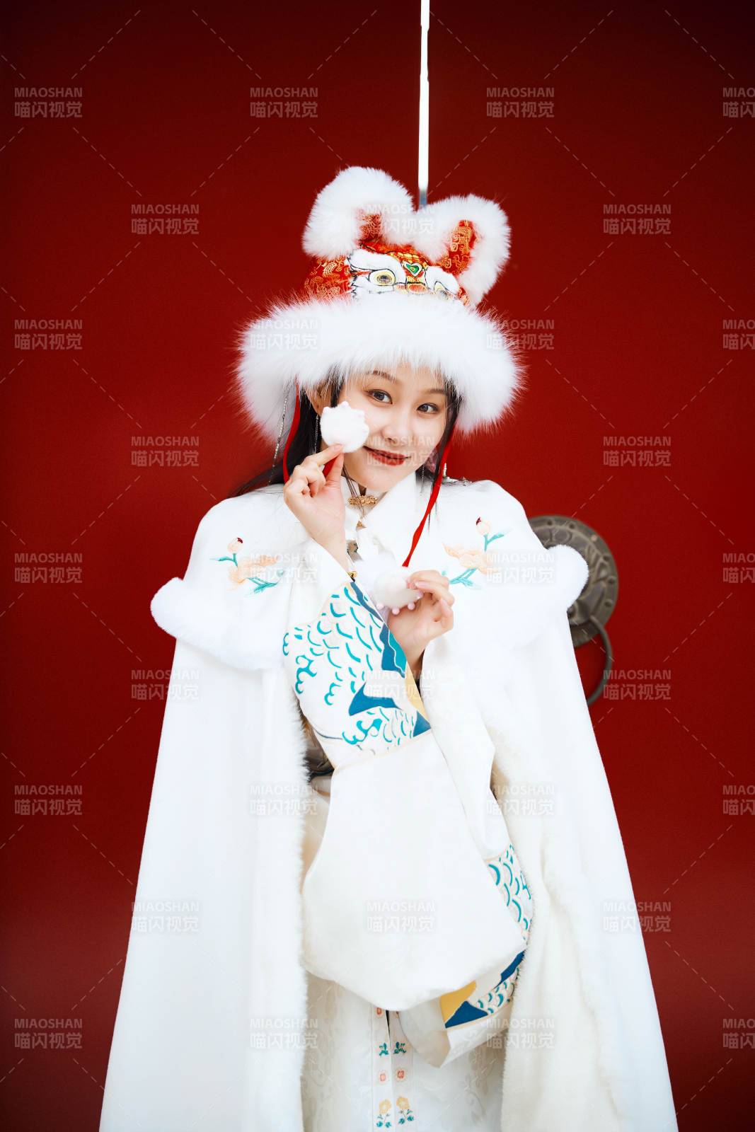 身穿古装汉服的东方女子图片