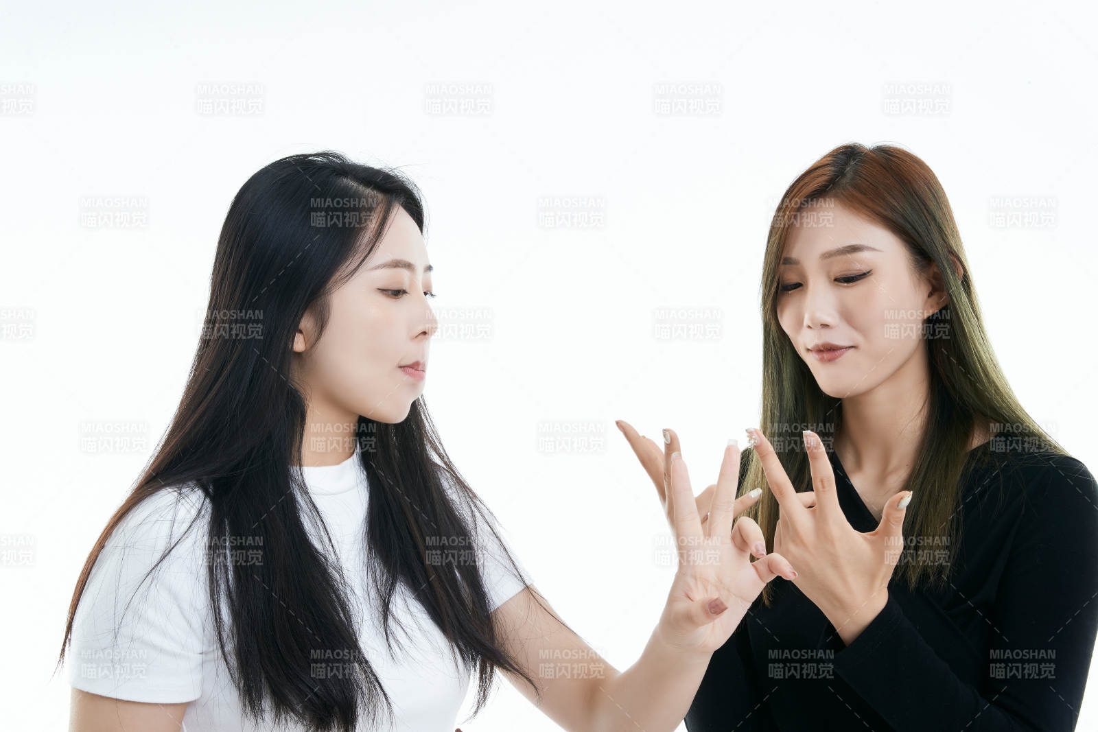 可爱的亚洲闺蜜少女图片