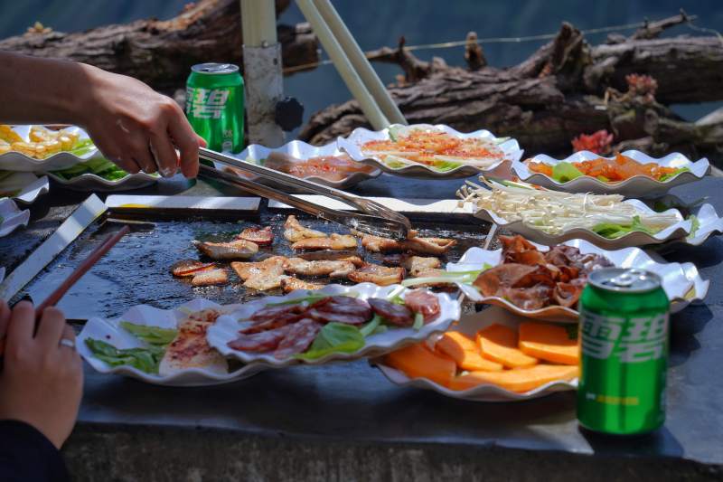 户外烧烤盛宴图片