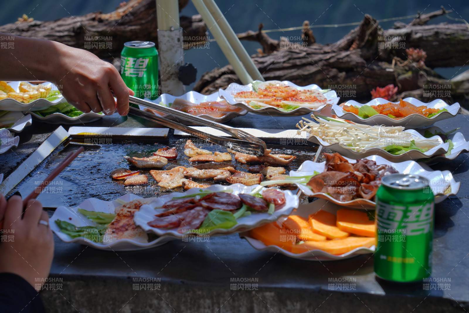 户外烧烤盛宴图片