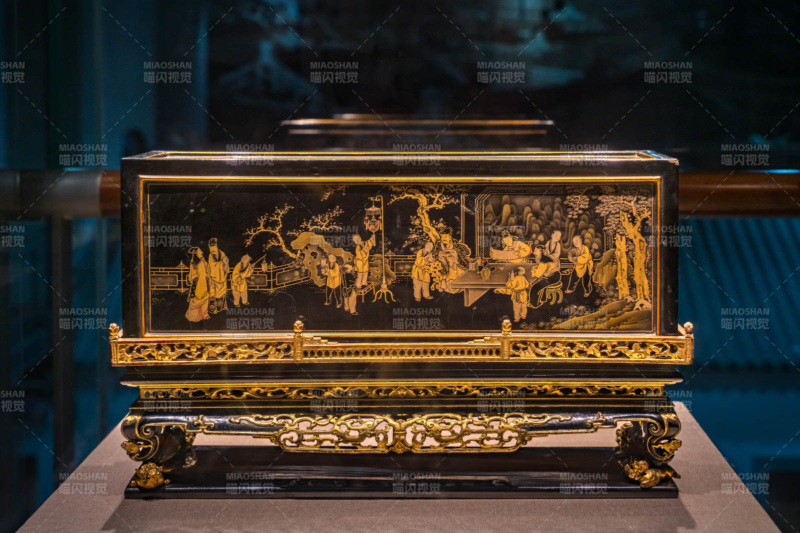 广东省博物馆藏清代描金漆画木雕馔盒图片
