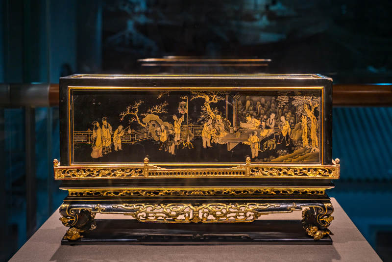 广东省博物馆藏清代描金漆画木雕馔盒图片