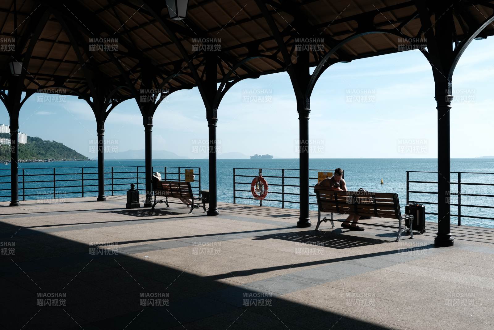 香港海边长廊静谧景图片