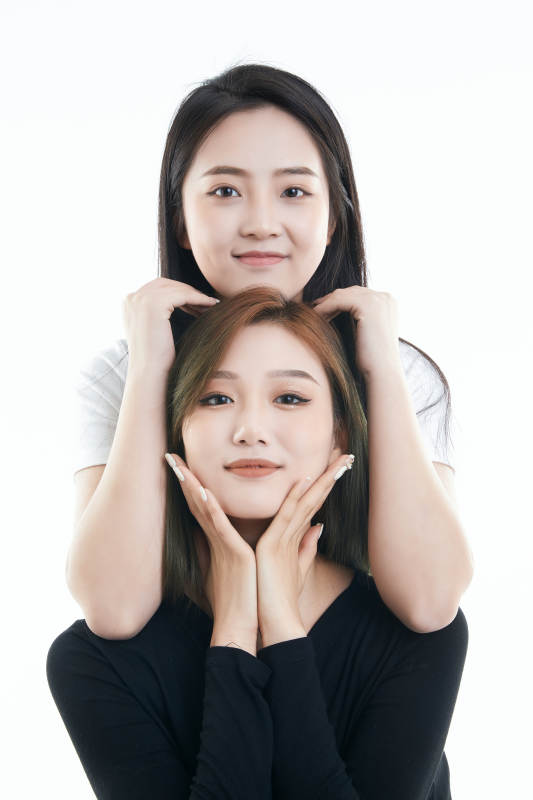 可爱的亚洲闺蜜少女图片