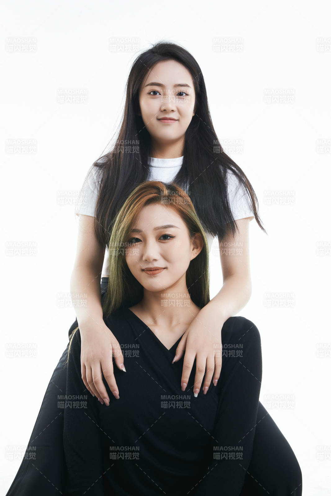 可爱的亚洲闺蜜少女图片