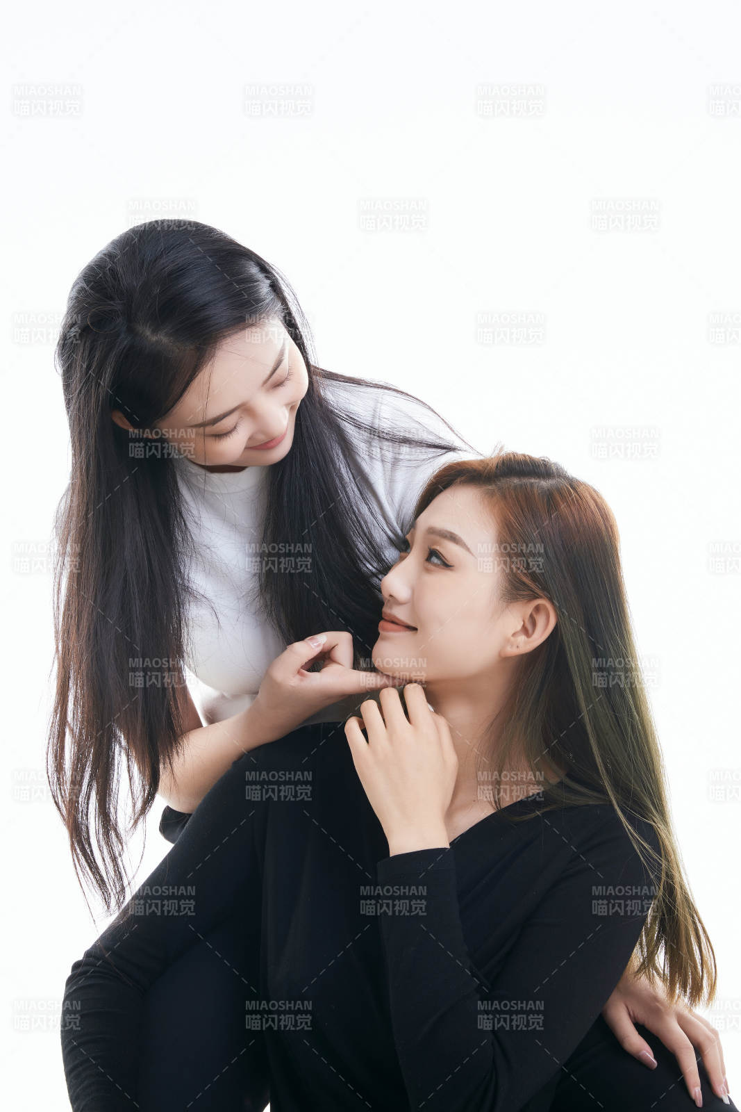 可爱的亚洲闺蜜少女图片